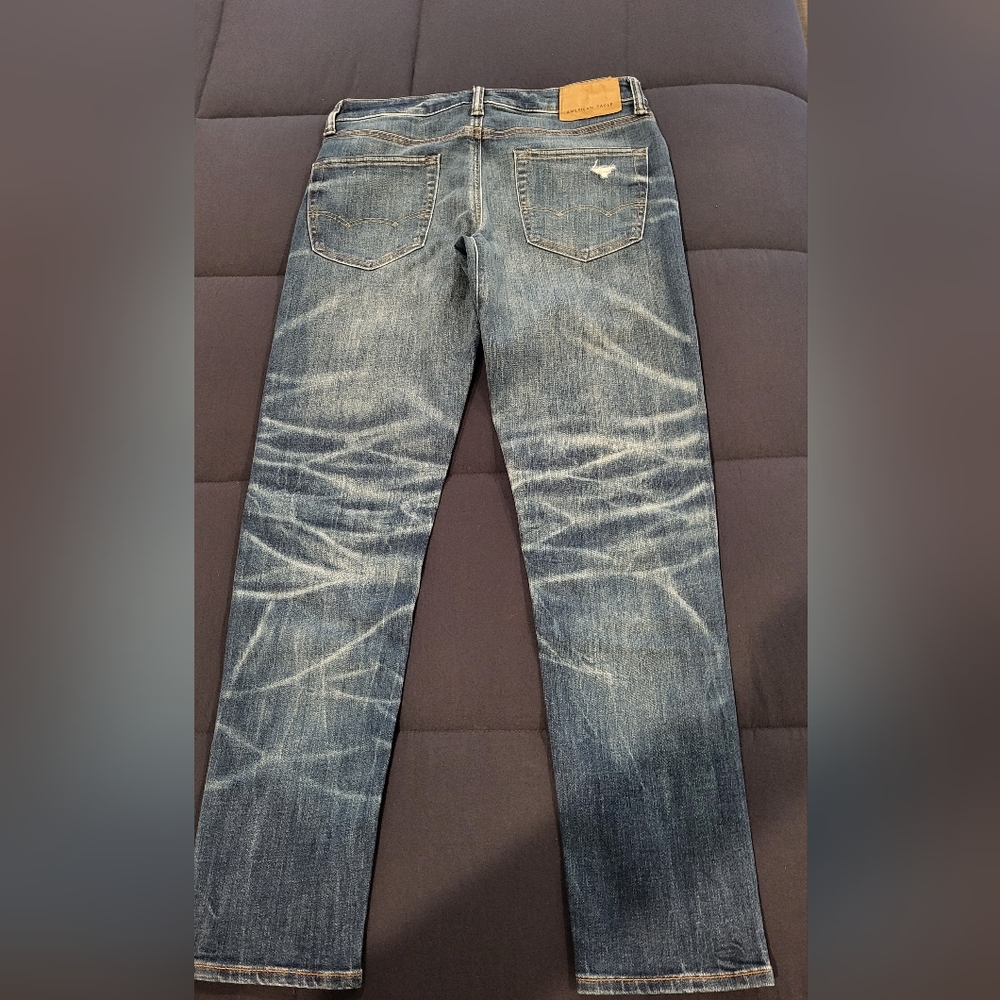 American Eagle Distressed Blue Jeans - Picture 2 of 3